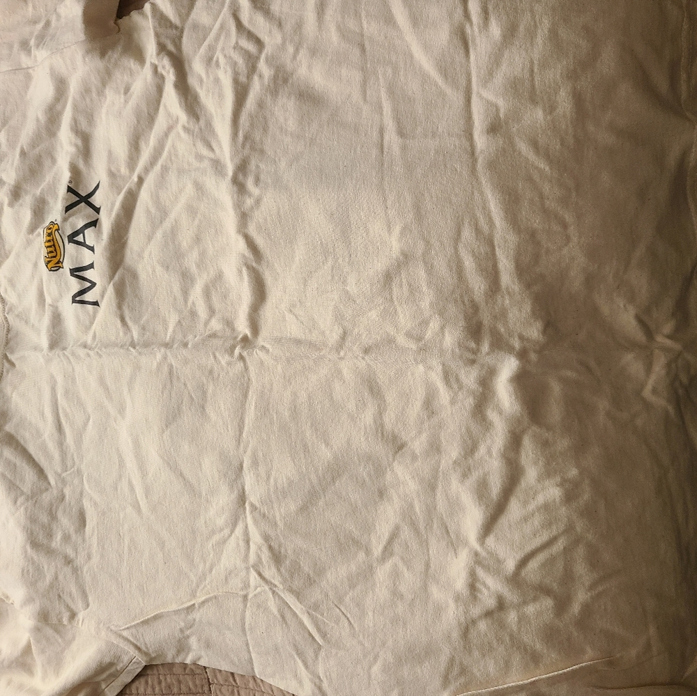 T-Shirt - Picture 2 of 3